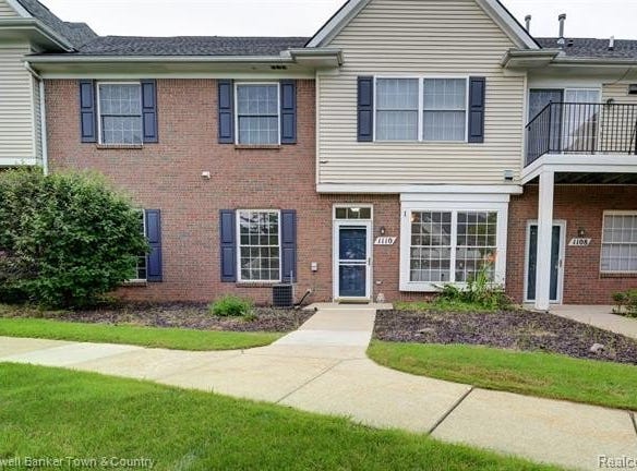 1110 Rial Lake Drive, Howell, MI 48843