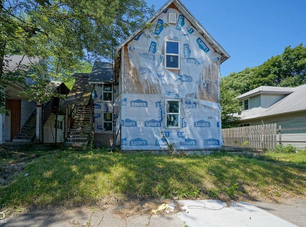 2209 Noble Street, Anderson, IN 46016