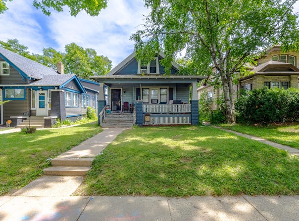 2424 N 48th St, Milwaukee, WI 53210