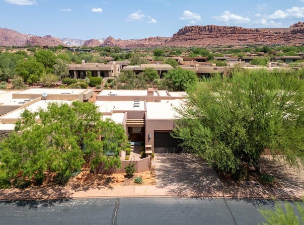 2085 N Tuweap DR, St George, UT 84770