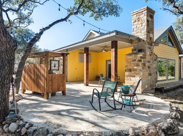 381 Camino Primero, Leakey, TX 78873