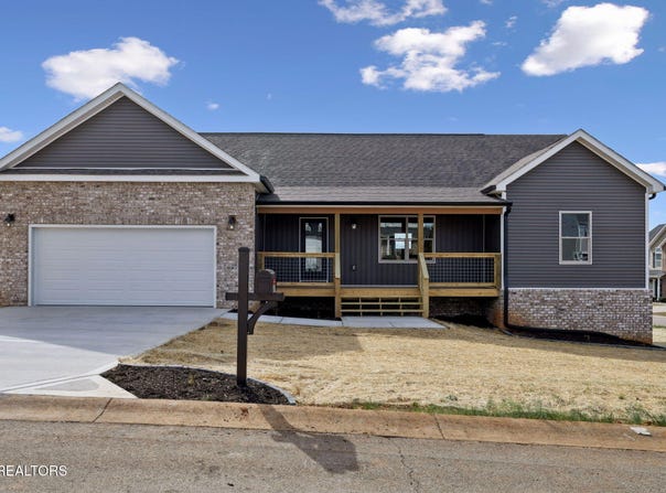 2785 Vista Meadows Lane, Sevierville, TN 37876