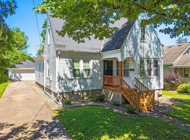 1337 PORLIER Street, GREEN BAY, WI 54301-3332