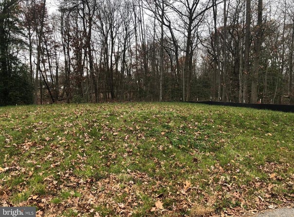 830 CEDAR AVE, ESSEX, MD 21221