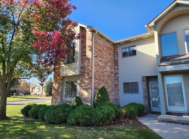 42722 Lilley Pointe Drive, Canton, MI 48187