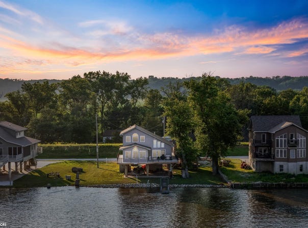 503 Edgewater Beach Road, Burlington, IA 52601