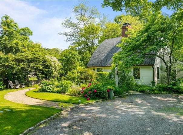 1912 Crandall Road, Tiverton, RI 02878