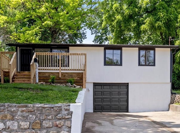 100 Sheidley Avenue, Bonner Springs, KS 66012