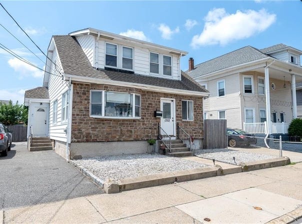 1352 Newport Avenue, Pawtucket, RI 02861