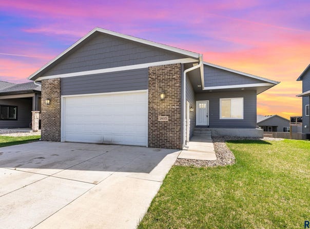 1805 E 71St St N, Sioux Falls, SD 57104