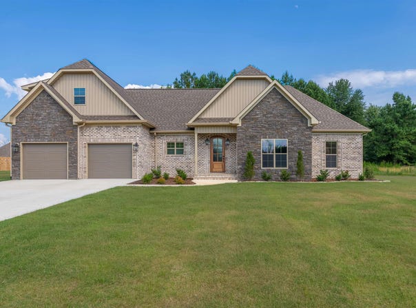 302 Kellylyn Lndg, Florence, AL 35634