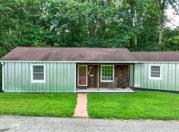 607 W Pine Circle, Wilkesboro, NC 28697