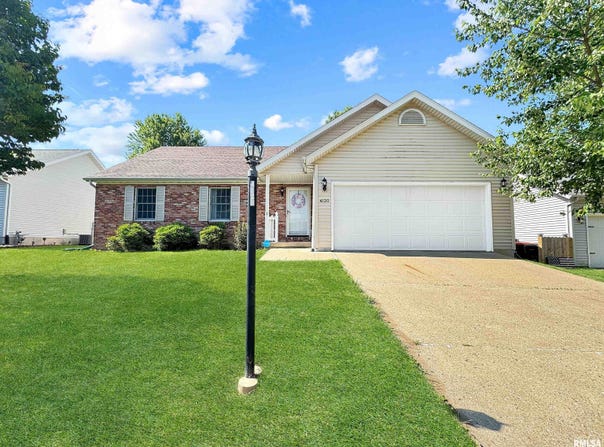 4120 W CARROUSEL Lane, Peoria, IL 61615