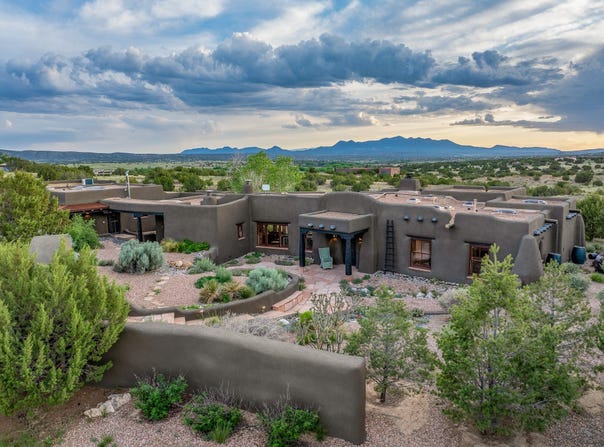 26 Camino Los Angelitos, Santa Fe, NM 87540