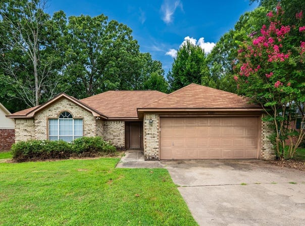 2205 Rainwood Avenue, Conway, AR 72034