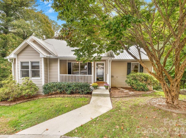 2 Maybury Place, Arden, NC 28704