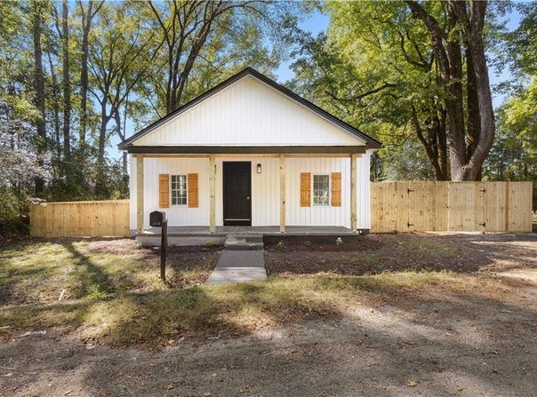 17348 Sebrell Avenue, Courtland, VA 23837