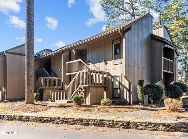10 Pine Tree Road, Pinehurst, NC 28374