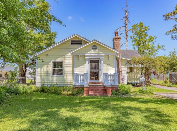 610 E Division St, Jennings, LA 70546