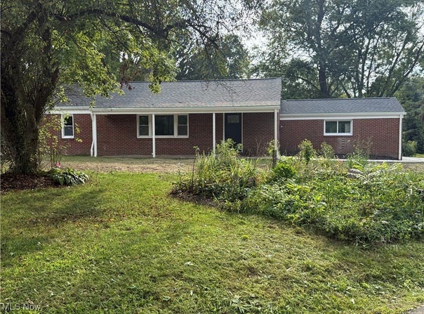 1298 Swigart Road, Barberton, OH 44203