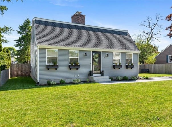 12 Highview Avenue, Warren, RI 02885