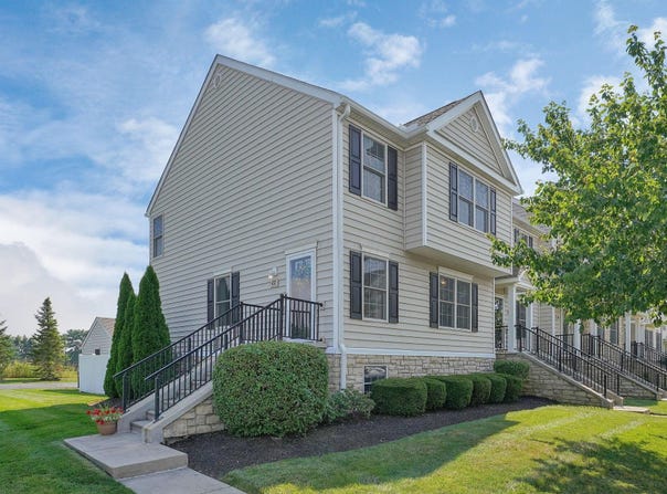 472 Autumn Ridge Circle, Pickerington, OH 43147