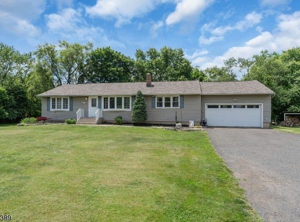 212 S Branch Rd, Hillsborough Twp., NJ 08844-3351
