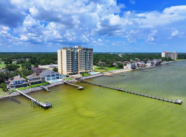 825 Bayshore Drive, Pensacola, FL 32507