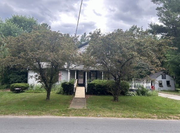 299 S Precinct St, Taunton, MA 02718
