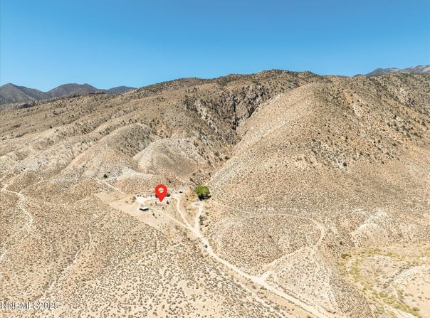 1 Cory Canyon Road, Hawthorne, NV 89415