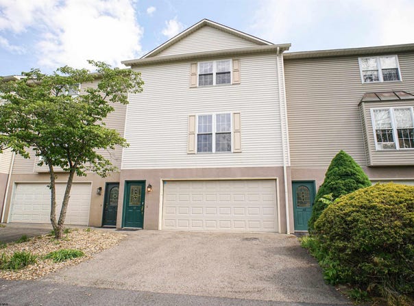 12 Clear Spring Drive, Morgantown, WV 26508