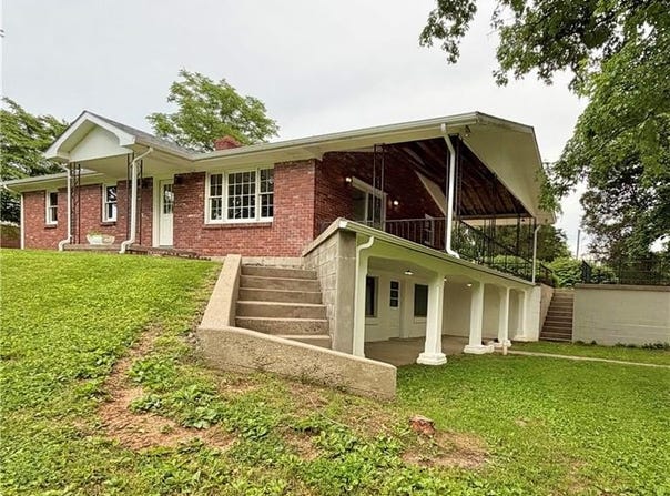 895 Brigetta Drive NE, Corydon, IN 47112