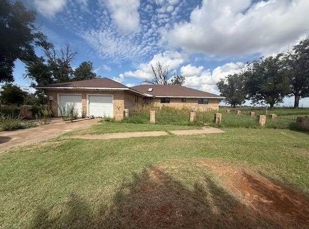 909 Railroad St., Rochester, TX 79544
