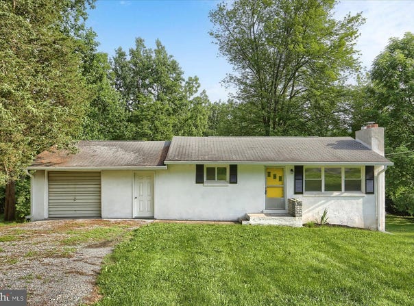650 SINGER LANE, DAUPHIN, PA 17018