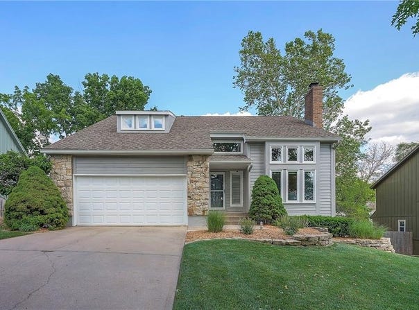 7541 Westgate Street, Shawnee, KS 66216
