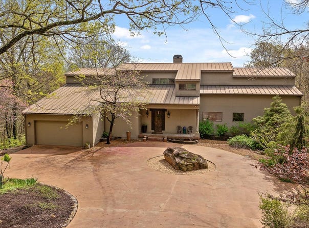 1544 Greer Lane, Signal Mountain, TN 37377