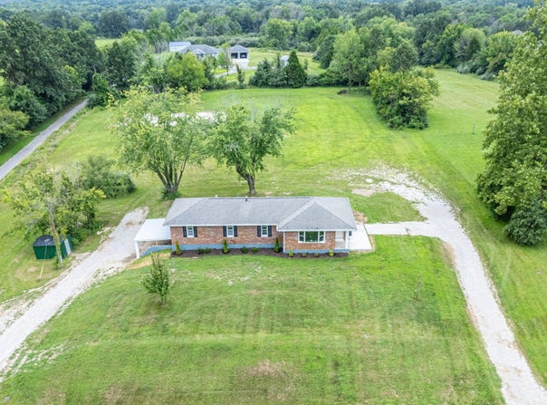 910 E Saint Eunice Road, Fulton, MO 65251
