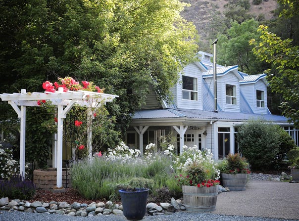 7935 Upper Applegate Road, Jacksonville, OR 97530