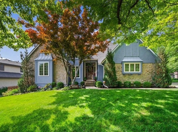 12600 Wenonga Lane, Leawood, KS 66209