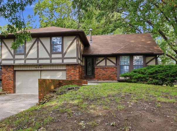 3418 W 10th Terrace, Lawrence, KS 66049