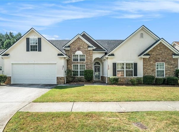 1316 Tumblerock Way, Loganville, GA 30052
