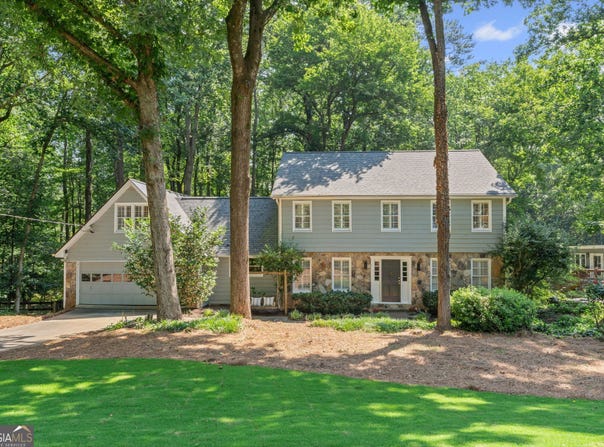 220 Hollyridge, Roswell, GA 30076