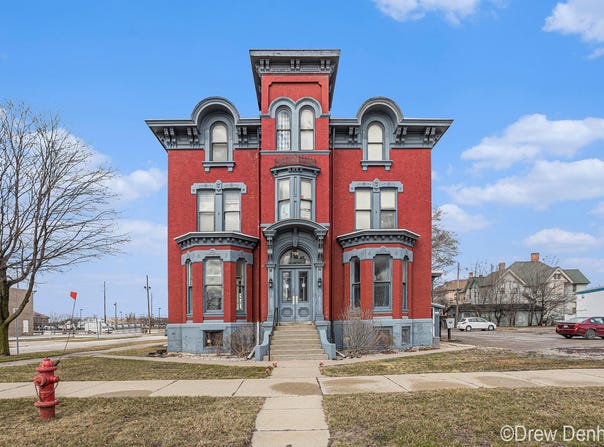 701 Center Avenue, Bay City, MI 48708