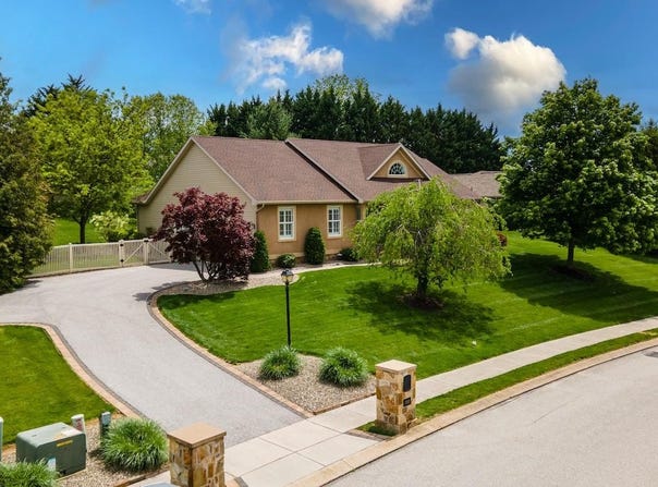 1222 BRIAN LANE, HANOVER, PA 17331