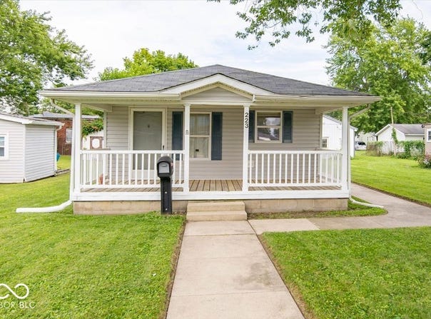 223 S West Street, Thorntown, IN 46071
