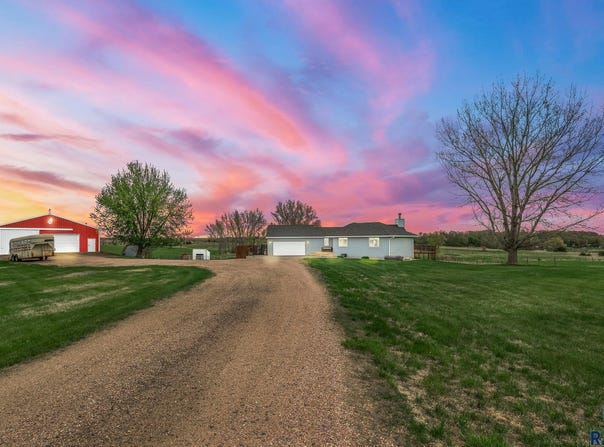 25218 482nd Ave, Garretson, SD 57030-0179