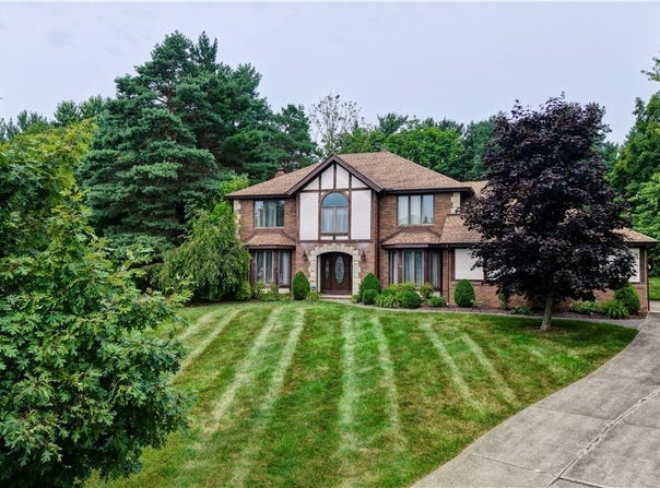 2481 Parkridge Drive, Hinckley, OH 44233