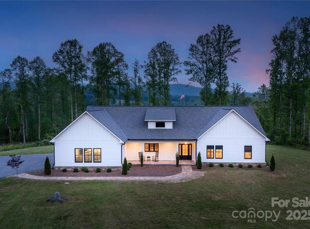 467 Dale Road, Spruce Pine, NC 28777