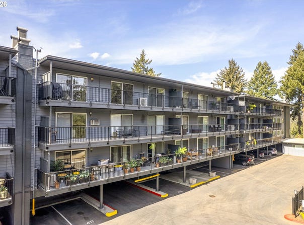 200 BURNHAM Rd, LakeOswego, OR 97034