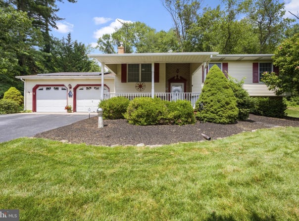 6 TIFFANY COURT, WESTMINSTER, MD 21157